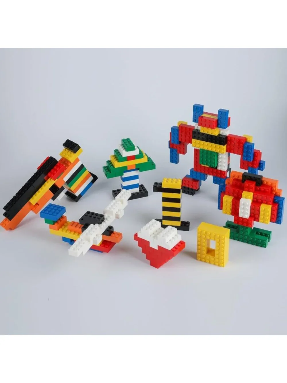 200-Piece Classic Building Bricks Set - Colorful Red, Yellow, Blue, Green Blocks